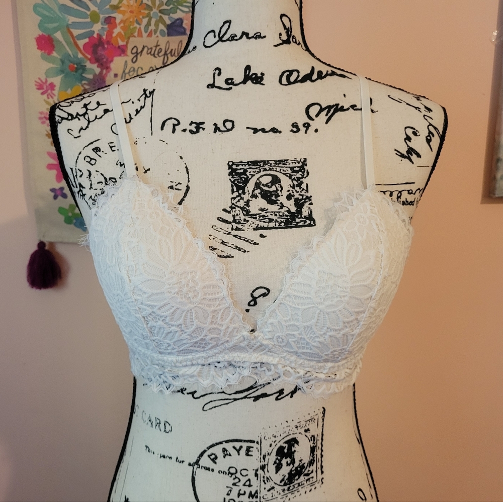 Mae White Lace Bralette, EUC, Medium